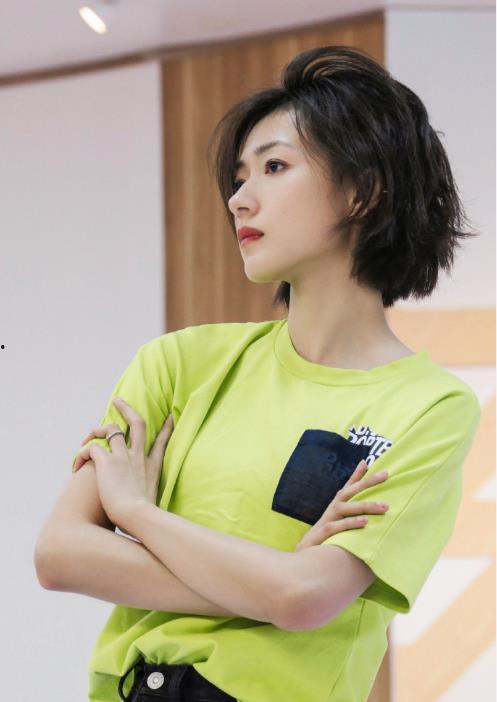 网红吃瓜黑料曝光网 万茜自爆一年潜七次